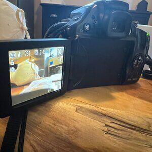 Canon SX40HS 12MP beautiful camera, with 35X Optical Zoom and accessories